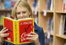 J.K.Rowling izdala prvi roman za odrasle