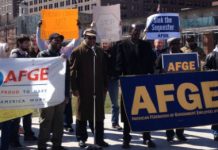 Protesti uposlenika vlade SAD-a ispred zgrade Kongresa