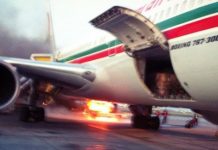 Putnici iskakali iz zapaljenog aviona