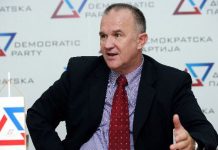 Čavić: Dodik se na sve načine pokušava dodvoriti Vučiću