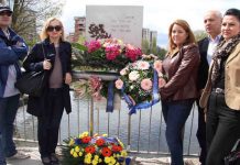 Mary Ann Hennessey položila cvijeće na Mostu Suade Dilberović i Olge Sučić