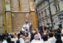 Otkriven spomenik papi Ivanu Pavlu II ispred katedrale u Sarajevu