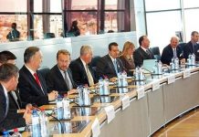 Füle: Za BiH 85 miliona, za Srbiju 80 miliona eura