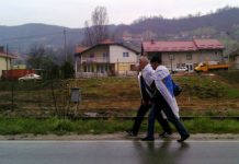 Mumunović i Zehirović u znak protesta pješke stigli iz Živinica do Sarajeva