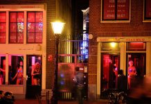 AMSTERDAM: Prostitutke protestvuju protiv zatvaranja crvene četvrti