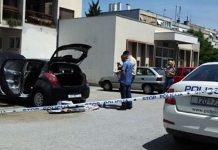 SPLIT: Maturant raketom zapalio automobil