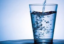 ISRAŽIVANJE: Moguće smršati pijenjem pola litre vode prije svakog obroka