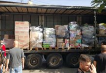 POMOZI.BA: Izbjeglicama u Beogradu dostavljeno 24.000 litara vode, keksi, deke, kabanice…