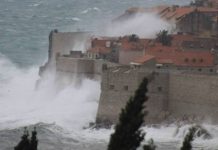 DUBROVNIK: Olujna bura prekinula i zračni promet