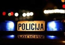 Prijeteći nožem opljačkao sportsku kladionicu