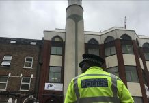 Incident u Londonu: Policija ušla u džamiju kako bi uhvatila osumnjičene