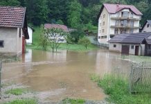 Stanovnici Žepča u strahu nakon poplava 2014. godine: Obustavljen saobraćaj, voda ide prema kućama