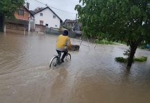 Borba ljudi i prirode: Cijelu noć stotinama vreća branjen grad
