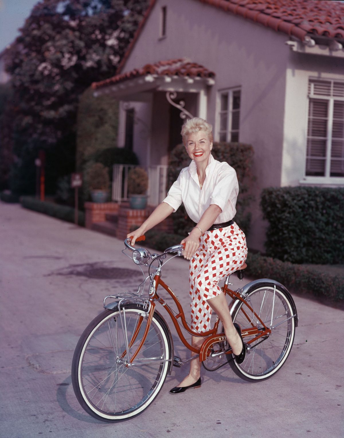 doris-day-1200x1529