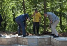 SARAJEVO: Ambasadori SAD-a, Španije i Kuvajta zasadili lipe u Aleji ambasadora