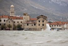 Olujno nevrijeme poharalo Dalmaciju