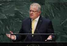 Javnost ogorčena: Australija gori, a premijer se kupa na Havajima