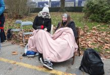 Igrači Dinama navijačima dijelili čaj dok su čekali u redu za ulaznice za meč sa Cityjem