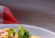 RECEPT DANA: Pileće rolnice sa sirom i špinatom