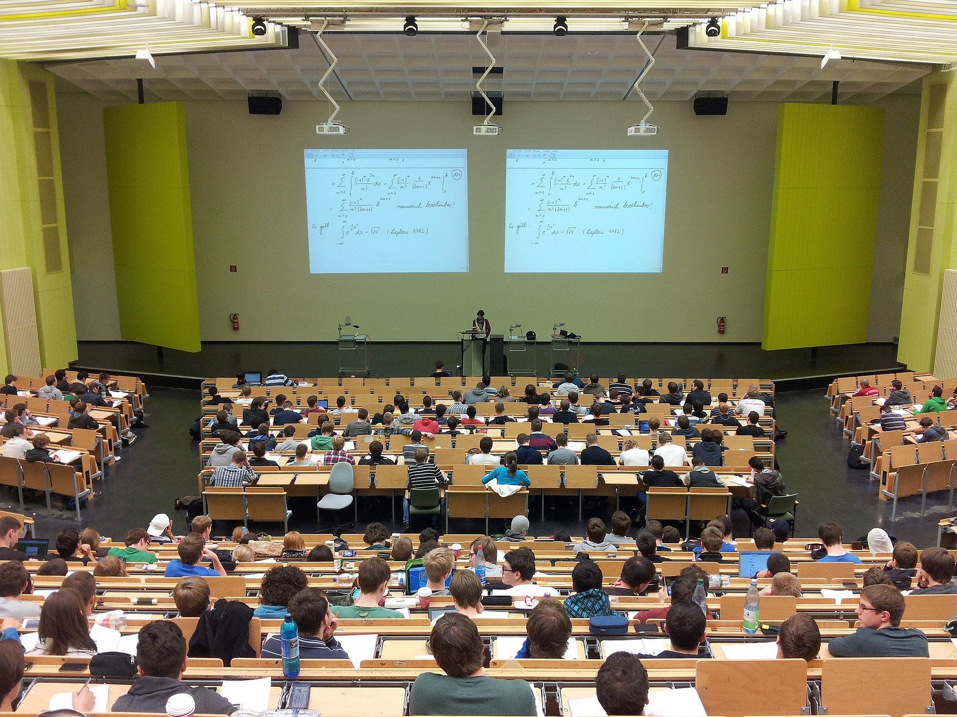 university-105709_1920 (1)