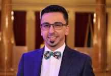 Zvonko Komšić u odijelu Maestro Suits preuzeo nagradu TV lice godine