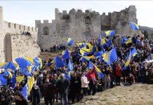 Gotovo dvije hiljade učesnika u defileu povodom Dana nezavisnosti BiH i Dana Blagaja