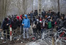 Hiljade migranata na granici Turske i Grčke pokušava da pređe u Evropu, policija koristi suzavac