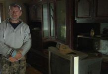 Safet živi bez struje i vode, zbog siromaštva sina morao dati u dom