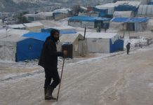 Civili iz Idliba koji su pobjegli od Assadovog režima bore se s oštrom zimom