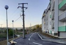 Oglasilo se Federalno ministarstvo: Otkud bandera na tek asfaltiranom putu u Tuzli