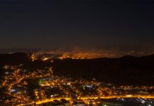 Vatrogasci se satima bore sa vatrenom stihijom: Požar iznad Tuzle guta sve pred sobom