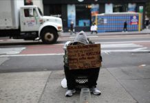 Istraživanja: Broj beskućnika u SAD-u zbog COVID-19 bi mogao porasti za 45 posto