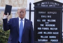 Trump je sinoć najavio slanje vojske na ulice, pa pozirao s Biblijom