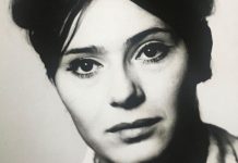 Moćna poruka iza crno-bijelih fotografija žena koje su preplavile Instagram