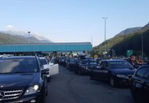 Na ulazak u Austriju čeka se i po 13 sati: Putnici u koloni ogorčeni, kažu da nemaju vode