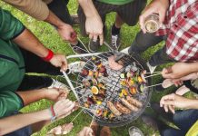 Pripremate roštilj – isprobajte ovaj super trik sa kockicom leda