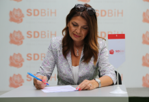 Karolina Karačić potpisala pristupnicu SD BiH