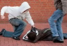 Stravičan zločin: Silovali dvojicu dječaka, pa ih žive zakopali na groblju