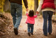 Moraju li ljudi biti u romantičnoj vezi da bi bili dobri roditelji? Neki kažu ne