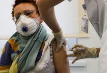 Masovna anticovid vakcinacija u Rusiji: Kontraindikacije ne mogu biti opasnije od virusa