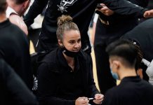 Sinoć je po prvi put u historiji jedan NBA tim vodila žena