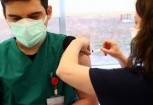 Turska: Do sada više od 462.000 zdravstvenih radnika vakcinisano protiv koronavirusa