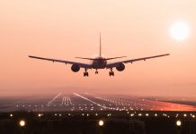 Avion vraćen zbog Italijanke koja je odbila da nosi masku, žestoko je kažnjena
