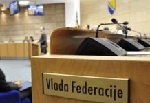 FBIH: Policijski sat od danas od 21 do 5 ujutro, okupljanja dopuštena za samo 20 osoba