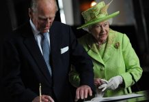 Preminuo princ Filip, suprug kraljice Elizabete II