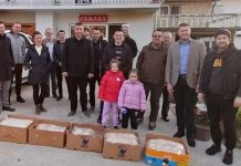 Volonteri i porodica Memić tradicionalno dijele lepine postačima u Banjoj Luci