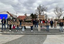 Karton revolucija: Objavljujemo “rat” korupciji, idemo u borbu za mamografe, za zdravlje žena, sad mi preuzimamo