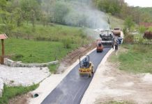 U toku asfaltiranje dijela putne dionice do Štrbačkog buka