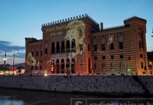 Vijećnica osvijetljena u čast Davorina Popovića – Pimpeka