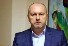 Skopljak pozvao medije da pod istu lupu stave akademska zvanja direktora UKC Tuzla i UKC Sarajevo